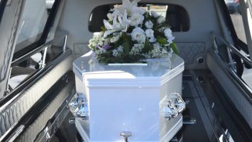 Enterrement covid : pourquoi faire appel à des pompes funèbres ?