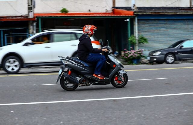 assurance scooter